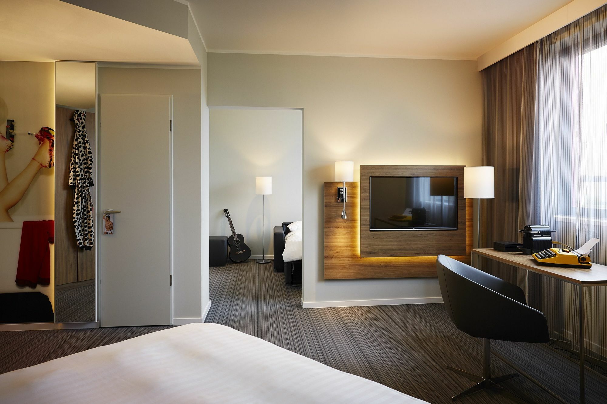 Hotel Moxy Munich Messe 4*